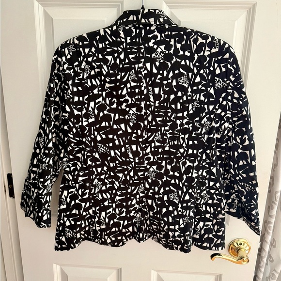 Covington Women's Black and White Abstract Blazer - Picture 2 of 7